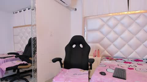 michelleblair1 online show from 04/14/26, 12:33