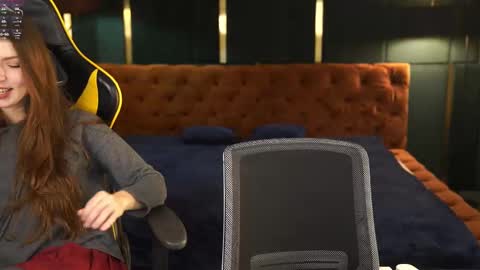 Snapshot of michelleinlove4u chatting on 02/18/25, 11:22 Michelle online show from 02/18/25, 11:22