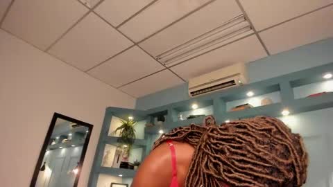 michellepose online show from 09/30/25, 12:21