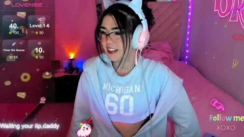   online show from 04/23/26, 04:57