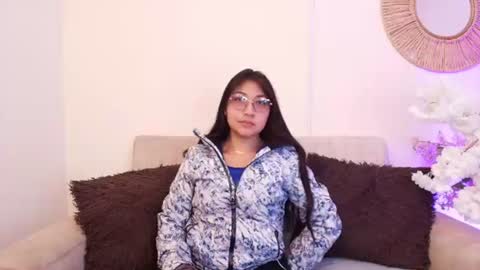 Snapshot of michellnight_ chatting on 06/18/26, 08:03 Michel online show from 06/18/26, 08:03