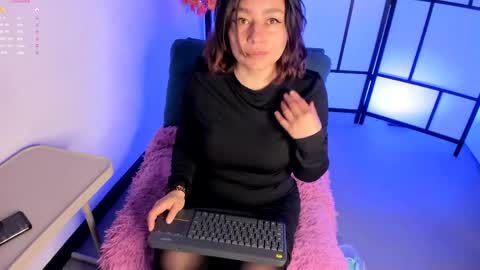michonne_09 online show from 05/06/26, 11:43