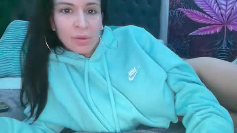 Skye online show from 03/06/25, 04:41