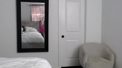 mickeynhayzel online show from 05/01/26, 11:42