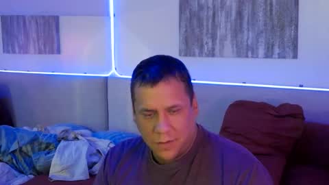 Snapshot of mickeyshyne69 chatting on 01/11/25, 10:19 Mickey online show from 01/11/25, 10:19