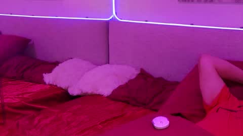 Snapshot of mickeyshyne69 chatting on 01/25/25, 07:28 Mickey online show from 01/25/25, 07:28