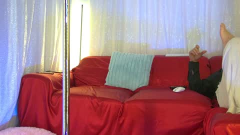 Snapshot of mickeyshyne69 chatting on 02/02/25, 01:12 Mickey online show from 02/02/25, 01:12