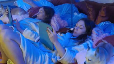 Snapshot of mickeyshyne69 chatting on 02/16/25, 01:47 Mickey online show from 02/16/25, 01:47