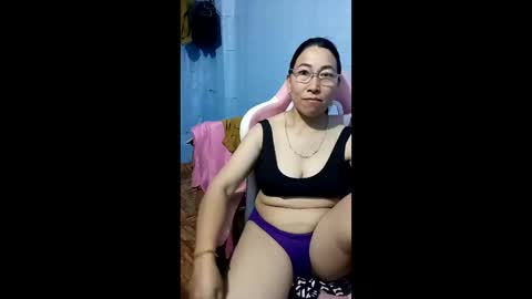 Snapshot of mickye00 chatting on 04/18/26, 07:58 Miky online show from 04/18/26, 07:58