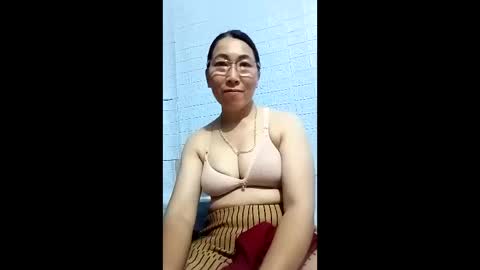 Snapshot of mickye00 chatting on 05/06/26, 03:46 Miky online show from 05/06/26, 03:46