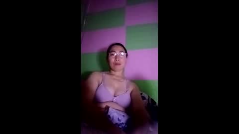 Snapshot of mickye00 chatting on 05/13/26, 02:42 Miky online show from 05/13/26, 02:42