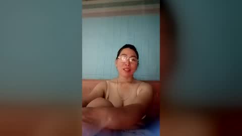Snapshot of mickye00 chatting on 06/21/26, 01:24 Miky online show from 06/21/26, 01:24