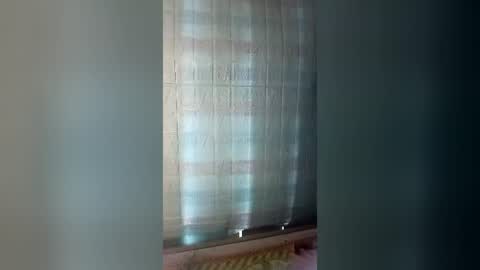 Snapshot of mickye00 chatting on 06/26/26, 11:03 Miky online show from 06/26/26, 11:03