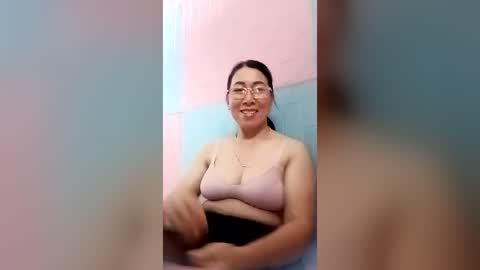 Snapshot of mickye00 chatting on 07/23/26, 04:54 Miky online show from 07/23/26, 04:54