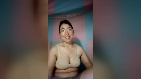 Snapshot of mickye00 chatting on 08/04/26, 09:06 Miky online show from 08/04/26, 09:06