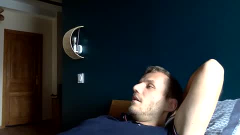 Snapshot of mickylove67 chatting on 09/27/25, 10:20 mickylove67 online show from 09/27/25, 10:20