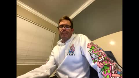 Snapshot of mickymu chatting on 01/01/25, 05:43 mickymu online show from 01/01/25, 05:43