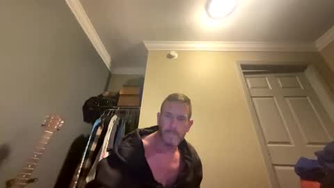Snapshot of mickymu chatting on 02/15/25, 11:39 mickymu online show from 02/15/25, 11:39