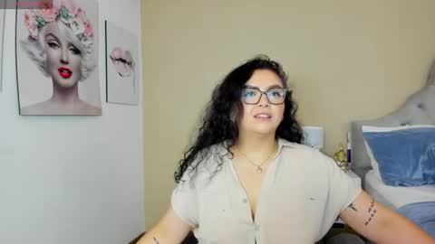 Snapshot of mid_nightpeach chatting on 06/12/26, 12:09 mid nightpeach online show from 06/12/26, 12:09