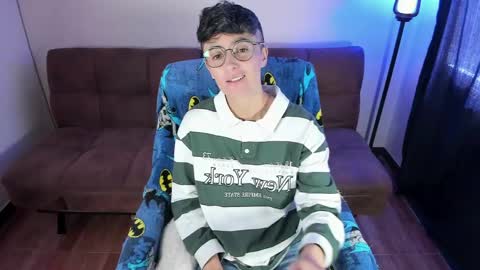Snapshot of midnight07_ chatting on 05/22/26, 03:39 Blue online show from 05/22/26, 03:39