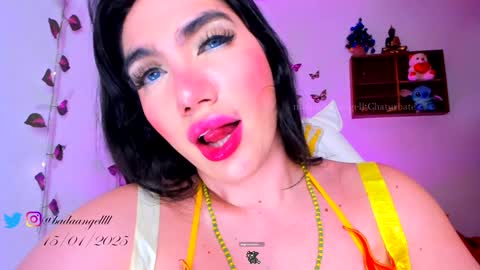 Snapshot of midnight_angell chatting on 01/16/25, 01:16       online show from 01/16/25, 01:16