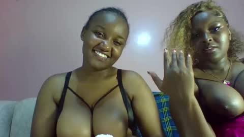 Snapshot of midnight_sexy chatting on 05/24/26, 11:10 midnight_sexy online show from 05/24/26, 11:10