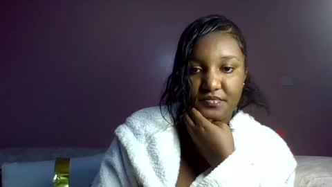 Snapshot of midnight_sexy chatting on 06/17/26, 11:01 midnight_sexy online show from 06/17/26, 11:01