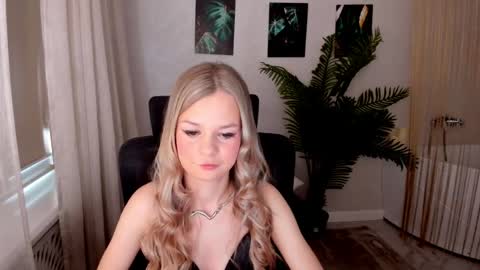 midnighteaura online show from 04/18/26, 11:25