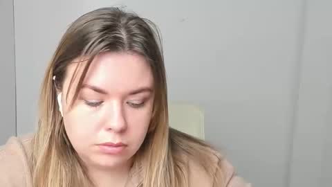 Mariana online show from 11/14/25, 12:37