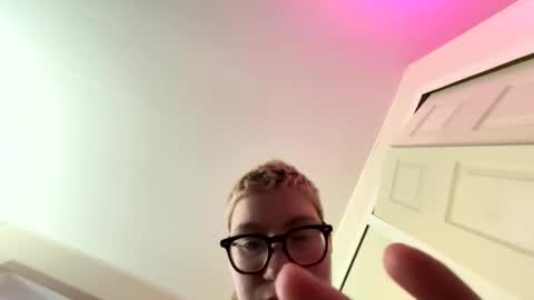 midnightmochi2 online show from 04/22/26, 12:46