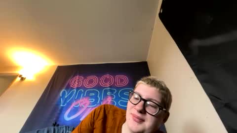 midnightmochi2 online show from 04/25/26, 01:41