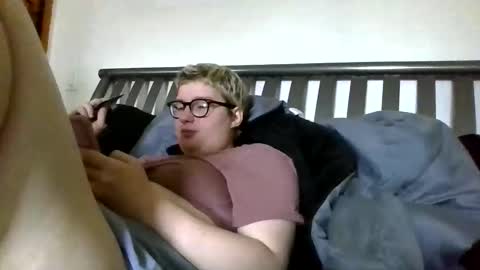 midnightmochi2 online show from 05/19/26, 02:34