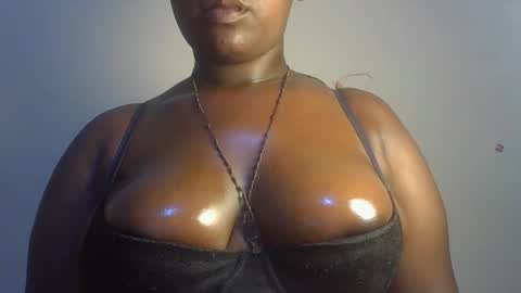 midnightt_curves online show from 06/05/26, 07:08
