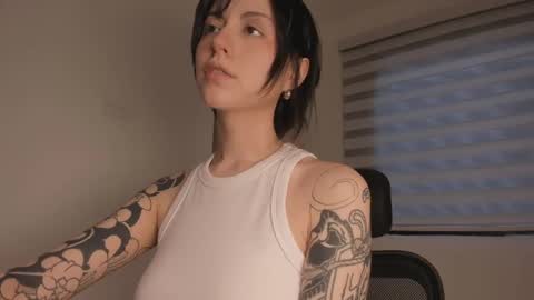 midori__san online show from 09/23/25, 08:23