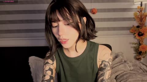 midori__san online show from 12/04/25, 01:04