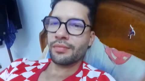 Snapshot of midoumas1 chatting on 10/12/25, 04:50 Sam online show from 10/12/25, 04:50