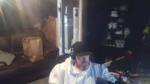 Snapshot of midtownhustler chatting on 10/08/25, 11:41 midtownhustler online show from 10/08/25, 11:41