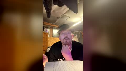 Snapshot of midtownhustler chatting on 06/26/26, 10:52 midtownhustler online show from 06/26/26, 10:52