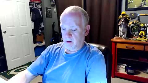 midwestdad09 online show from 04/17/26, 08:17