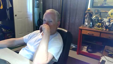 midwestdad09 online show from 05/19/26, 07:09