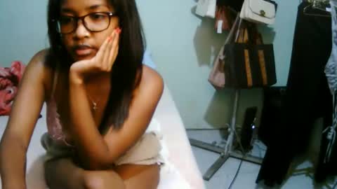 miel_07 online show from 03/02/26, 09:43