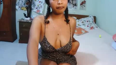 miel_07 online show from 05/05/26, 12:57