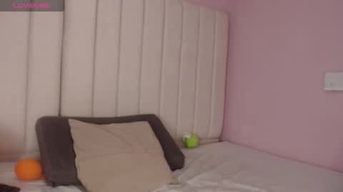 Snapshot of miel_alisha chatting on 11/27/25, 12:51 miel online show from 11/27/25, 12:51