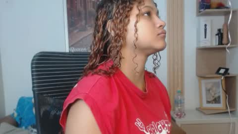 Snapshot of miel_alisha chatting on 06/07/26, 12:53 miel online show from 06/07/26, 12:53