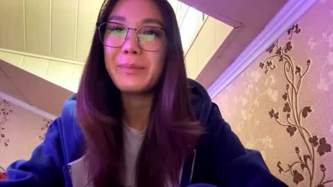 Snapshot of migdaliafenlon chatting on 10/05/25, 10:13 Nova online show from 10/05/25, 10:13