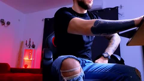 MightyAaron online show from 12/23/25, 04:43