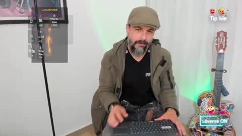Snapshot of miguel_angeel_ chatting on 08/03/26, 04:55 Miguel Angel online show from 08/03/26, 04:55