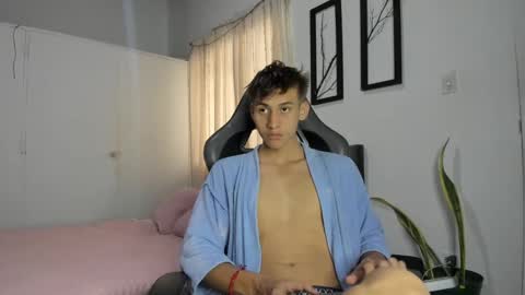 Snapshot of miguel_hz chatting on 01/18/25, 02:12 Miguel Hernandez online show from 01/18/25, 02:12