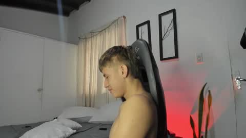 Snapshot of miguel_hz chatting on 02/05/25, 06:37 Miguel Hernandez online show from 02/05/25, 06:37