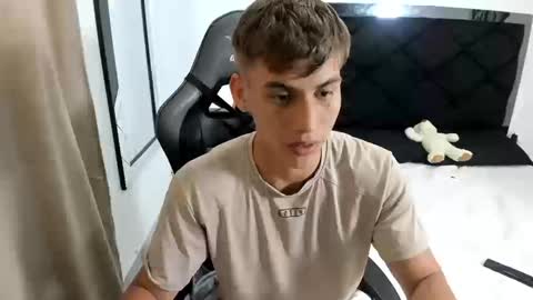 Miguel Hernandez online show from 03/11/26, 02:56